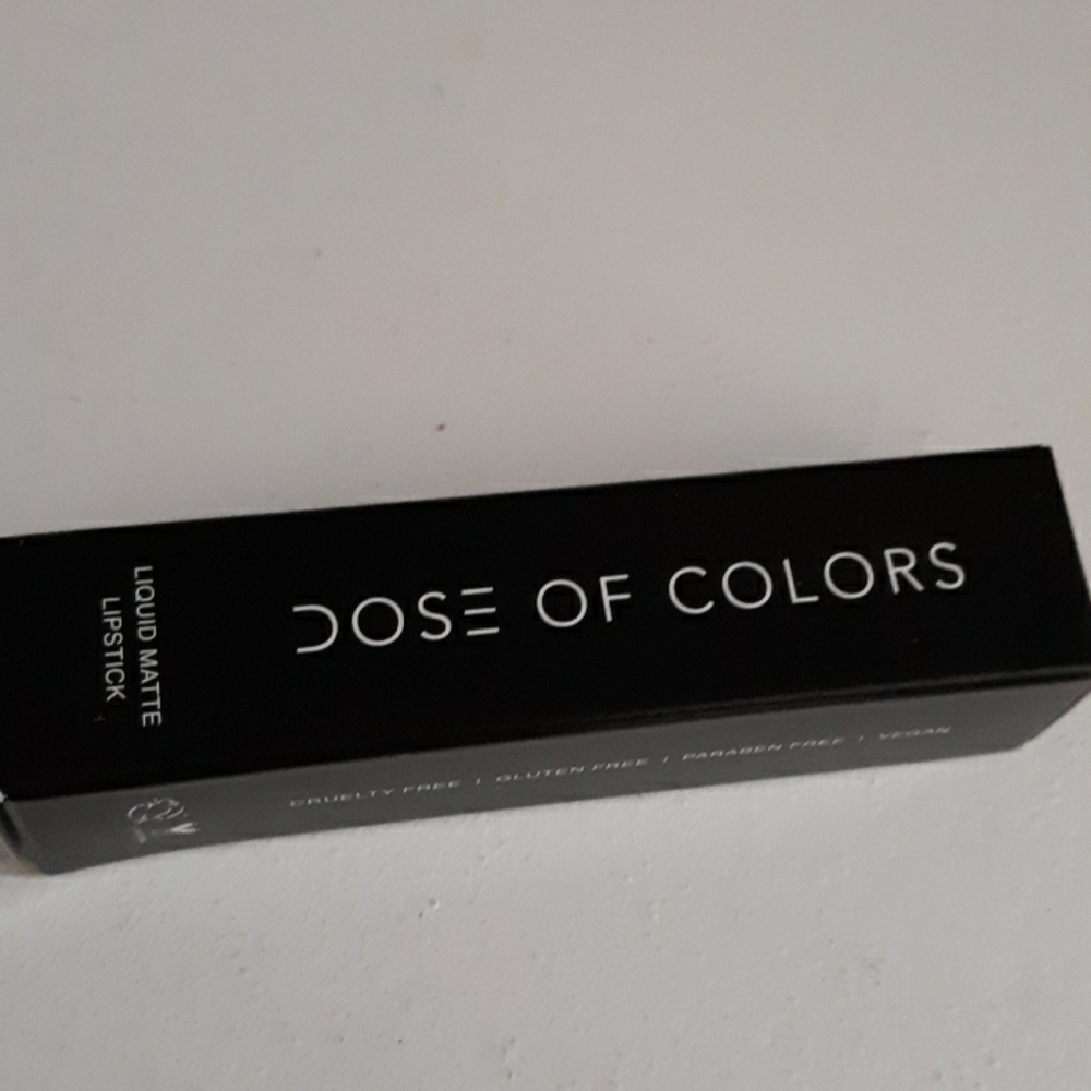 Liquid matte lipstick